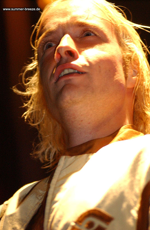 Bild eines Mitglied der Band Die Letzte Instanz beim Live Auftritt.